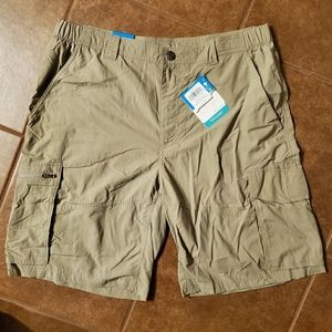 Columbia cargo shorts